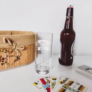 Personalisiertes Bierglas mit Name | Bier Glas mit Monogramm Gravur | Geschenke für Männer mit Wunschtext Bild 1