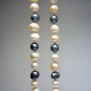 Süßwasser Perlen Collier - dreifarbig - 140 cm Bild 2