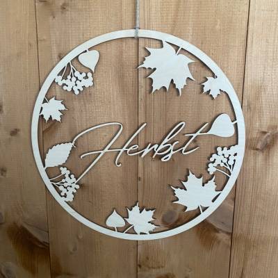 Herbstlicher Ring aus Holz – Kreativer Türkranz zum Selbstgestalten