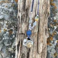 Ocean - Lange dunkelblaue Halskette mit echter Muschel, Lava, Ozean-Jaspis und silberfarbenen Metallperlen Bild 1