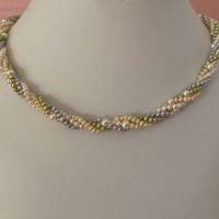 Bunte Perlenkette, vier Reihen, Verschluss: Si925, Geschenk für Frauen, Brautschmuck, Handarbeit aus Bayern Bild 4