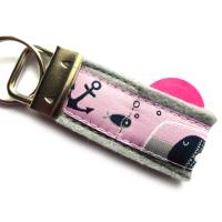 Schlüsselanhänger Anhänger "Flaschenpost" rosa oder hellblau aus Wollfilz und Webband - mit Fach für den Einkauf Bild 6
