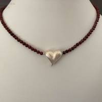 Granatkette mit Herz aus Silber, facettierte Granatkugeln, Geschenk für Frauen, Dirndlschmuck, Handarbeit aus Bayern Bild 1