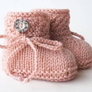 Babyschuhe Trachtenschuhe gestrickt rose Tracht Strickschuhe Wolle Bild 2