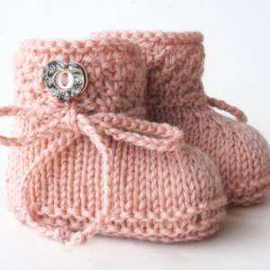 Babyschuhe Trachtenschuhe gestrickt rose Tracht Strickschuhe Wolle Bild 3