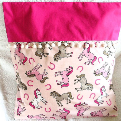 Kissenhülle Kinderkissenhülle Pferdchen in rosa genäht von Hobbyhaus