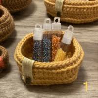 Körbchen-Liebe - Gehäkelte Schmuck-Körbchen aus mit Pflanzen handgefärbter Schurwolle in Senfgelb und Braun Bild 2
