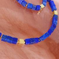 Kette aus Lapis Lazuli Würfeln und vergoldeten Silberwürfeln Bild 4