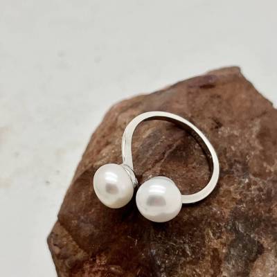 Perlenring mit zwei echten Süßwasser-Zuchtperlen