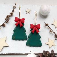 Ohrringe Tannenbaum mit Schleife • Creolen Polymer Clay | Ohrschmuck | Weihnachten Bild 3