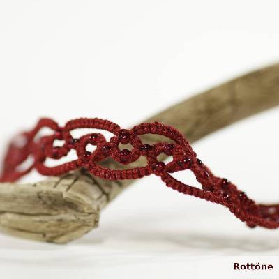 schmales Fußkettchen Freya aus Baumwolle mit kleinen Glasperlchen und Verschluss 925er Silber vergoldet