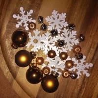 X-MAS Bastel-Deko-Sets 28 Teile Weihnachtskugeln Schneeflocken Schellen Perlen rot blau braun Bild 2