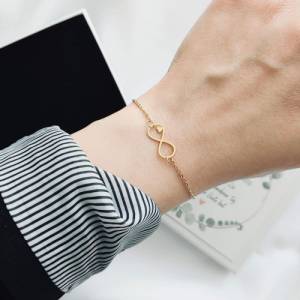 Infinity Armband Edelstahl, Unendlichkeitszeichen Herz, Personalisiertes Geschenk, Geschenke für Frauen Bild 1