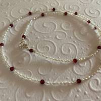 Perlenkette mit facettiertem Granat, Geschenk für Frauen, Brautschmuck, Home Office, Handarbeit aus Bayern Bild 4