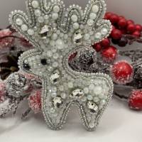 Brosche Schmuck aus Glasperlen Perlen Handarbeit Weihnachtsschmuck Bild 8