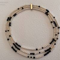 Perlenkette mit Onyx dreireihig, mehrreihige Perlenkette, Kastenschloss, Geschenk für Frauen, Handarbeit aus Bayern Bild 2