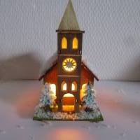 Kirche beleuchtet - Weihnachtsdeko mit LED Bild 3