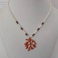 Perlenkette mit Korallenanhänger emailliert, Koralle und Spinell, Geschenk für Frauen,Handarbeit aus Bayern, HomeOffice Bild 4