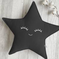 Sternkissen aus Musselin | Schwarz | mit Namen und Smiley personalisiert Bild 1