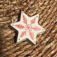 Hübsche kleine Deko-Sterne aus weißem Beton, weihnachtlich mit rot bemalt, 5er Set, 4 cm Bild 4