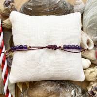 Winter Treasures - Weihnachtliche Perlenarmbänder mit Edelsteinen, Rocailles und Anhängern Bild 7