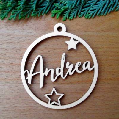 Personalisierter Holz-Geschenkanhänger Kugel mit Name & Sternen – Exklusiver Christbaumschmuck