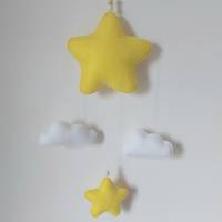 Baby Mobile mit Wolken und Sternchen aus Filz - Geschenk zur Geburt - andere Farben möglich - personalisierbar Bild 1