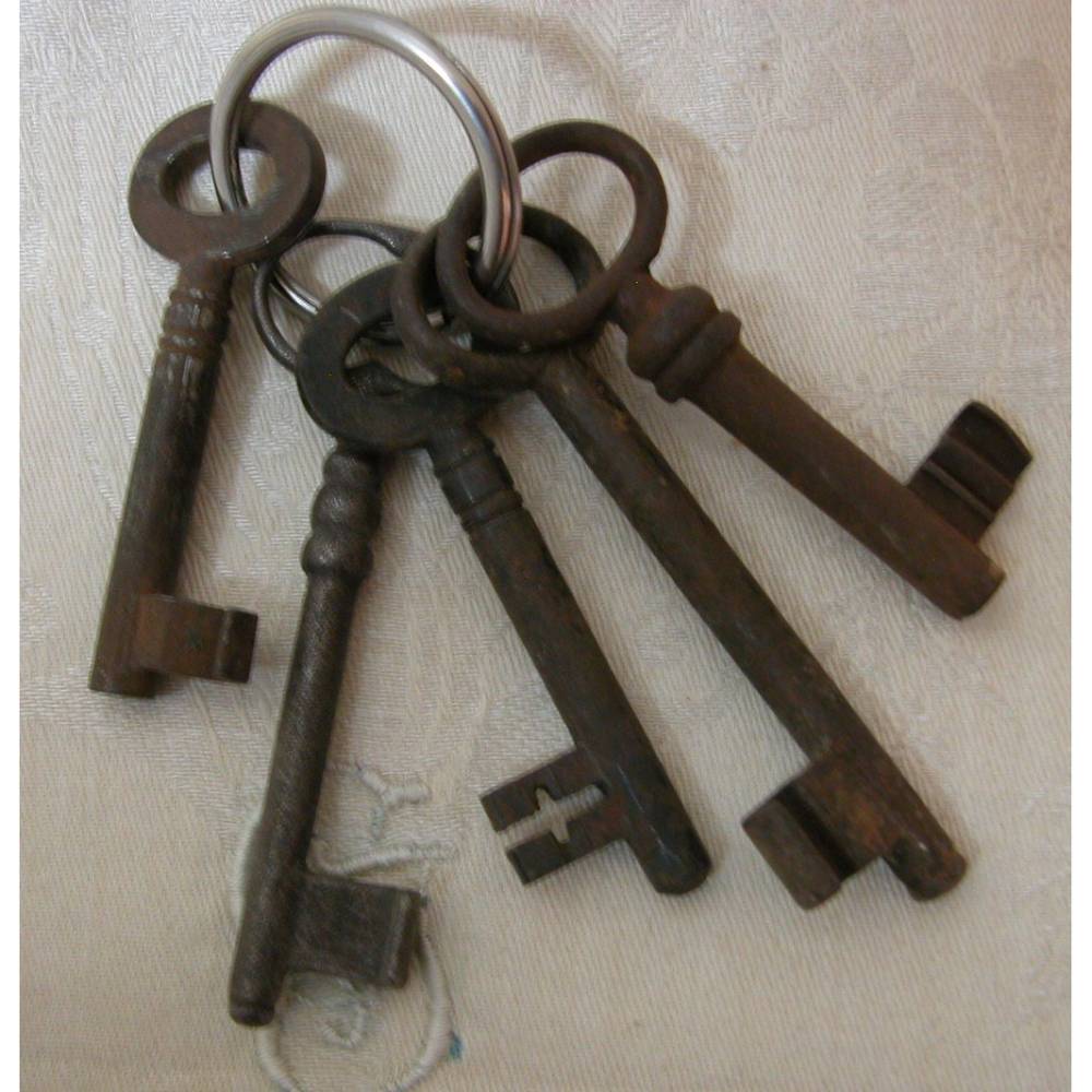 5 alte Schlüssel aus Berlin Grünau, für die Deko - alle mit