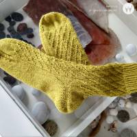 Socken handgestrickt mit schönem Muster, Größe 38/39, Wollsocken, senfgelb Bild 2
