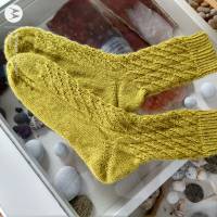 Socken handgestrickt mit schönem Muster, Größe 38/39, Wollsocken, senfgelb Bild 3