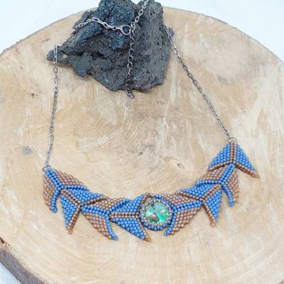 „Himmel & Sonne“ – Handgefertigte Halskette in außergewöhnlicher Farbharmonie