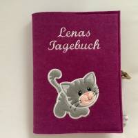 Personalisiertes Tagebuch aus Filz mit Schloß Katze Bild 1