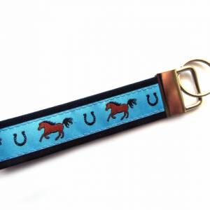 Schlüsselanhänger Pferde und Hufeisen aus Baumwollstoff und Webband in verschiedenen Farben erhältlich Geschenk Geburtst Bild 1
