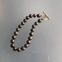 Echtes Perlenarmband olivgrün mit native Goldknebelverschluß Bild 1