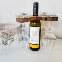 Weinglas- und Flaschenhalter aus Nussholz | Massiver Halter für Weinflaschen und bis zu 4 Weingläser Bild 2