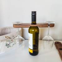 Weinglas- und Flaschenhalter aus Nussholz | Massiver Halter für Weinflaschen und bis zu 4 Weingläser Bild 3