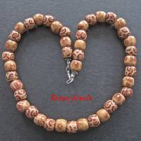 Holzkette kurz rot braun beige Holzperlen Kette Afrika Perlenkette Holzperlenkette Handgefertigt Bild 4