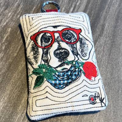 TaTüTa - bestickte Tasche für Papiertaschentücher 'Hund mit Brille'