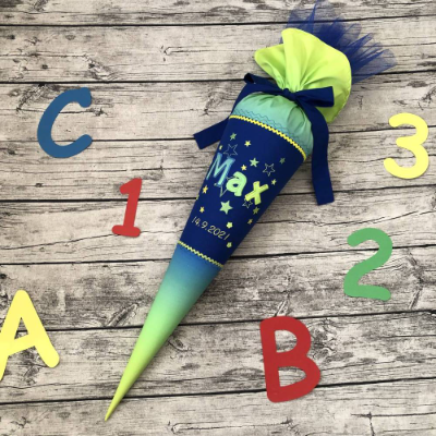 zauberhafte Schultüte mit Name und Sternen nach Wunsch