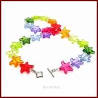 Kette "Estrelita" mit bunten Sternen in Regenbogen- oder Pastellfarben und versilbertem Knebelverschluss Bild 1