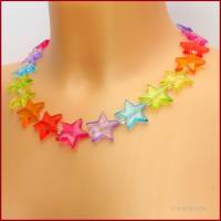 Kette "Estrelita" mit bunten Sternen in Regenbogen- oder Pastellfarben und versilbertem Knebelverschluss Bild 6
