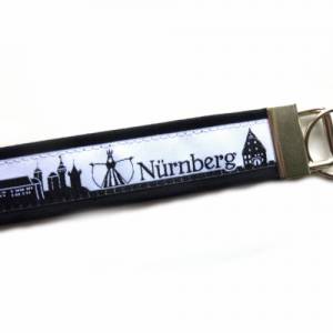 Schlüsselanhänger Nürnberg rot/weiß oder schwarz /weiß Geschenk Umzug neue Wohnung Bild 3