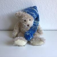 Zipfelmütze mit Bommel für Teddybären und Puppen, gehäkelt mit Muster, für Größe, ca. 45-50 cm, blau, weiß gemustert Bild 1