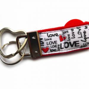 Schlüsselanhänger LOVE aus Filz rot und Ripsband weiß mit Fach für Einkaufswagenchip und Herz-Schlüsselring Bild 2