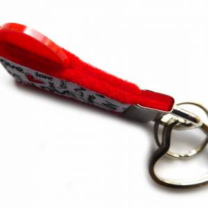 Schlüsselanhänger LOVE aus Filz rot und Ripsband weiß mit Fach für Einkaufswagenchip und Herz-Schlüsselring Bild 5