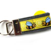Schlüsselanhänger Anhänger "Biene" aus  Wollfilz und Ripsband - mit Fach für den Einkaufswagen-Chip Bild 2