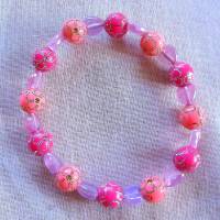 Perlenarmband in Rosa & Pink mit lila Herzchen-Motivperlen handgefertigt von Hobbyhaus Bild 4