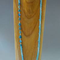 Lange Glasperlenkette gehäkelt, blau weiß, 84 cm, Häkelkette, Halskette, Perlenkette, Häkelschmuck handgemacht Bild 3