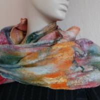 vielfarbiger Schal aus besonders feiner Wolle und Seide, Damen Filzschal beidseitig tragbar, Geschenkidee Weihnachten Bild 8
