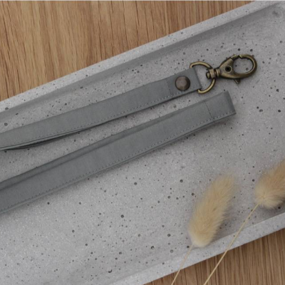 Schlüsselband unifarben Jade (in Altmessing oder Silber)